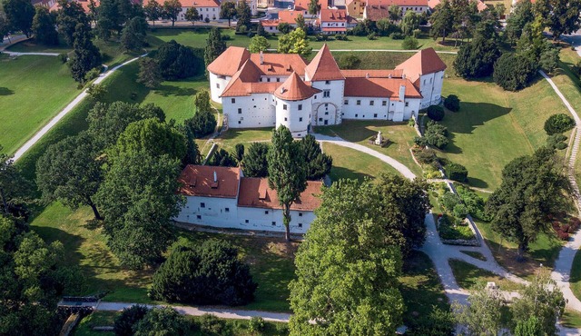 In the north of Croatia welcomes you this cozy vacation home with pool.