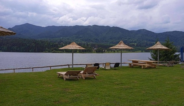 Incredible room with lake view at Lake Colibita, next to the lake. in Colibita