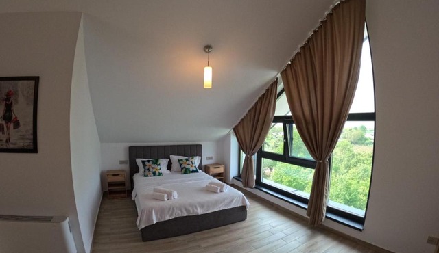 INDRA WELLNESS Retreats and Spa in Crevedia