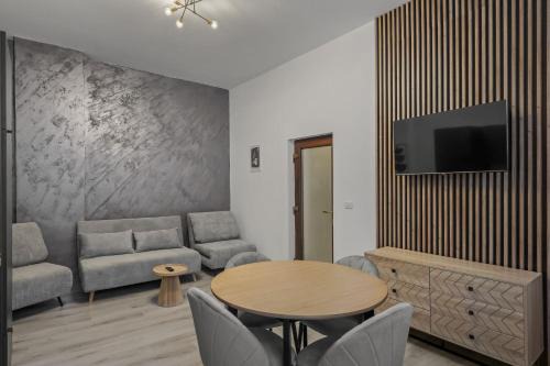 Interbelic Villa close to Old Town in Bucharest