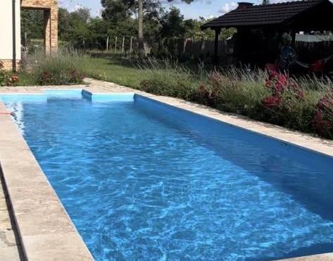 Jagnjilo Pool House in Mladenovac