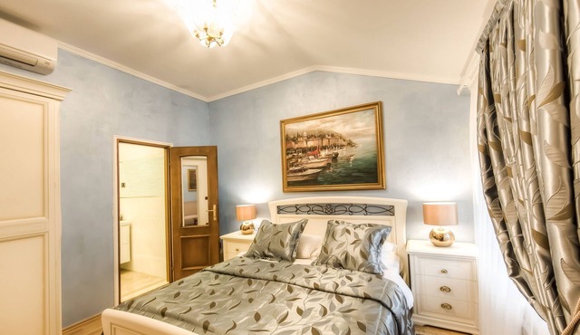 Junior Suite in exquisite Bed & Breakfast Villa Hasi in center of town! in Poreč