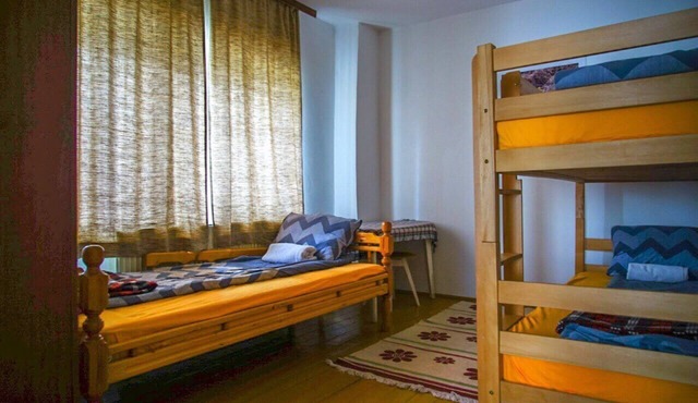 Kitka Hostel Guest House in Vratnica