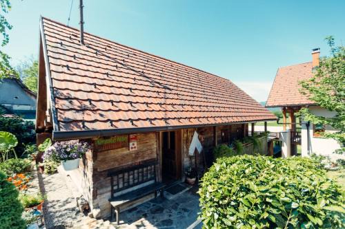 Kmečka hiša Bahor in Črnomelj