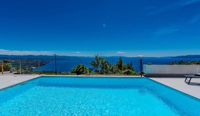 Kvarner Sky View Resort-Aura by Villas Guide in Bregi