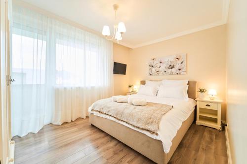 La Vie en Rose Chic French-Style Apartment with Parking in Timisoara in Timisoara