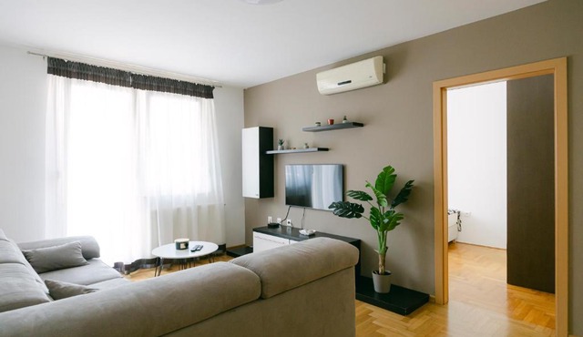 Ladenta apartman*