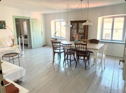 Light filled spacious penthouse in Šibenik city centre