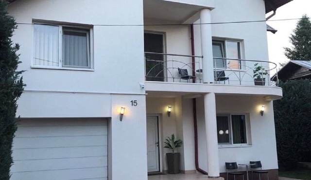 LILU HOUSE ,5-bedroom villa in peaceful Câmpina with WiFi in Câmpina