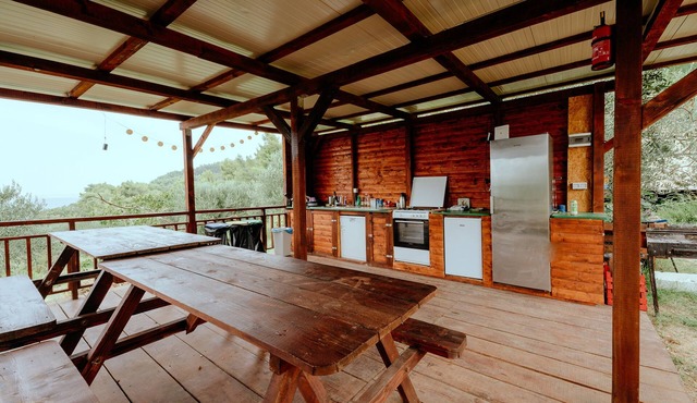 Ljubac Glamping Belltent Robinson