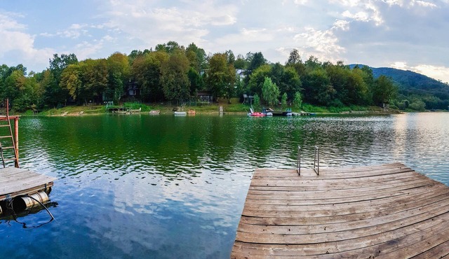 Lodge on the lake holiday in fardea