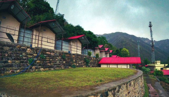 Looking for a camp in Rishikesh? Camping property with river and mountain view. in Shivpuri