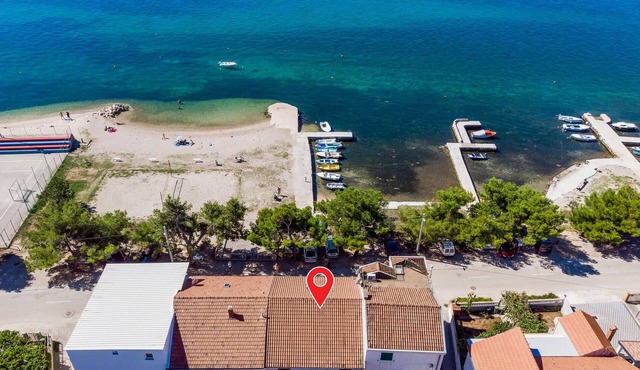 Lovely apartment in Sveti Filip i Jakov with WiFi