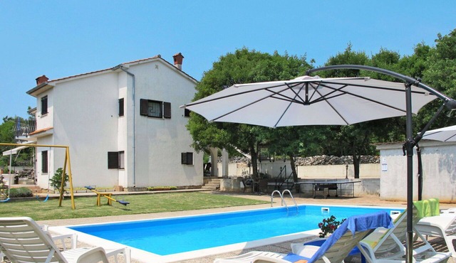 Lovely apartment for 4 people with pool, WIFI, A/C, TV, patio and pets allowed