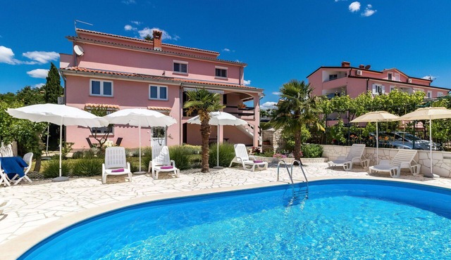 Lovely apartment for 3 people with WIFI, A/C, pool, TV and terrace