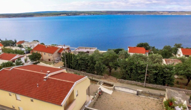 Lovely apartment for 4 guests with A/C, WIFI, TV and terrace