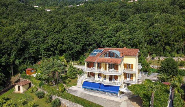 Lovely apartment for 4 people with WIFI, A/C, TV, terrace and parking