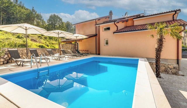 Lovely apartment for 4 guests with WIFI, hot tub, A/C, pool, TV, terrace and panoramic view