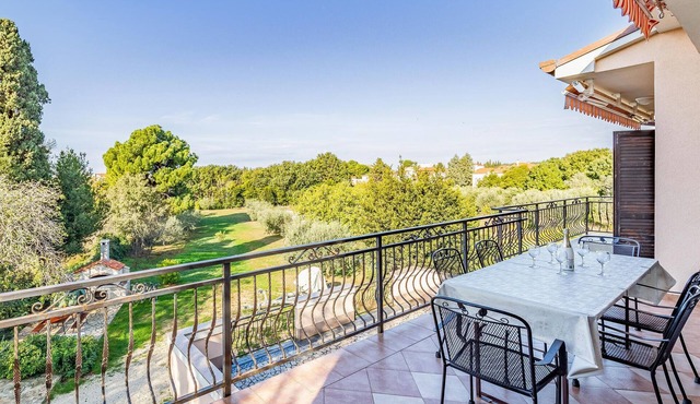Lovely apartment in Medulin with WiFi