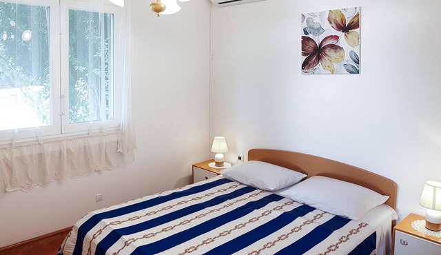 Lovely apartment in Omis with WiFi