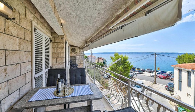 Lovely Apartment In Stobrec With House Sea View