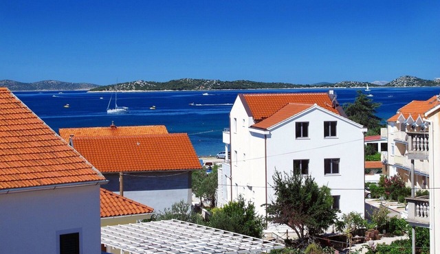 Lovely apartment in Vodice/Srima w/sea view - 80 m from the beach air-con, wifi