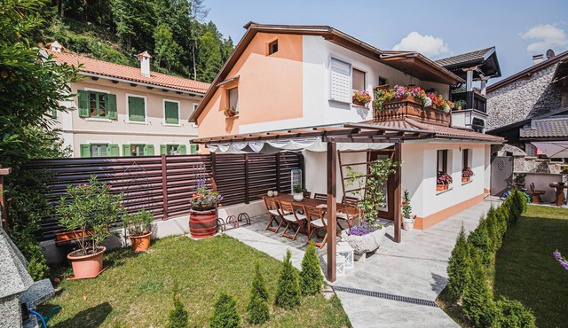 Lovely Apartment with Terrace & Garden at Soča River in Kobarid