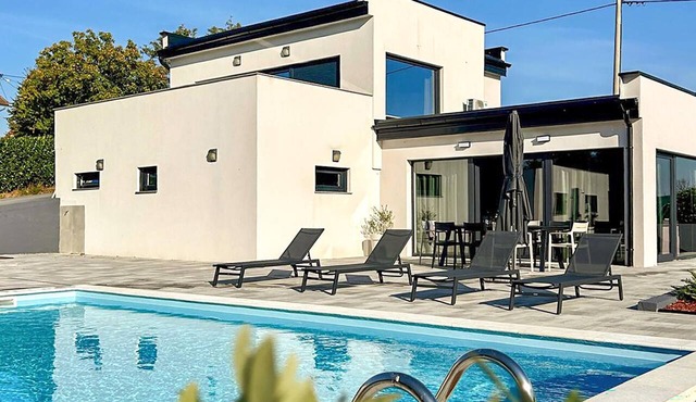 Lovely home in Nova Diklenica in Nova Diklenica