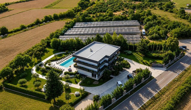 Lovely home in Zerava in Zerava