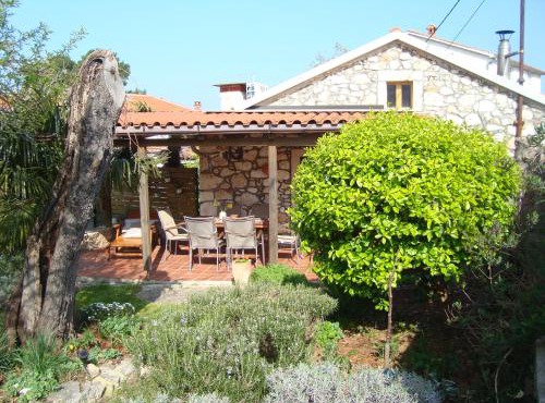 Lovely Stone Cottage Pomer in Pomer