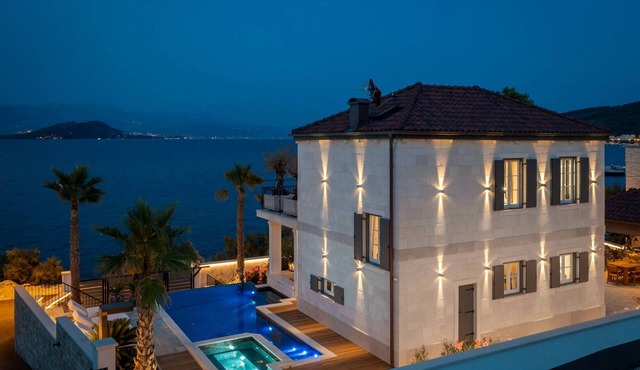 Luxurious Ciovo Villa | 5 Bedrooms | Villa Summer Breeze in Trogir