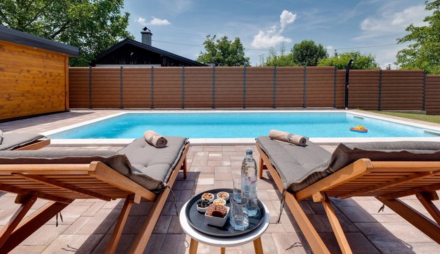 Luxurious home in Gornje Plavnice with sauna