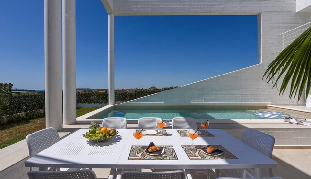 Luxurious home in Debeljak with private swimming pool, can be inside or outside in Debeljak
