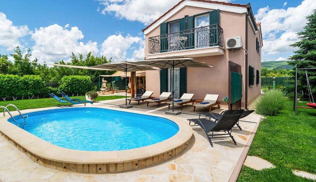 Luxurious home in Dicmo
