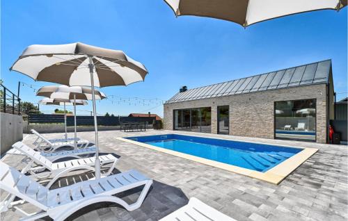 Luxurious Home In Dugo Selo With Sauna
