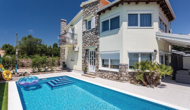 Luxurious home in Kornic