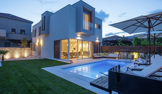 Luxurious Villa with Private Pool and Garden