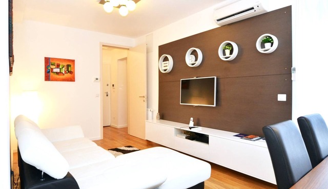 Luxury 2br App Free Garage !