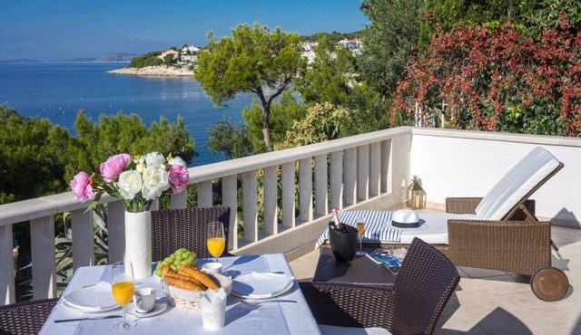 Luxury Beachfront Villa Primosten Oasis with Pool in Primosten