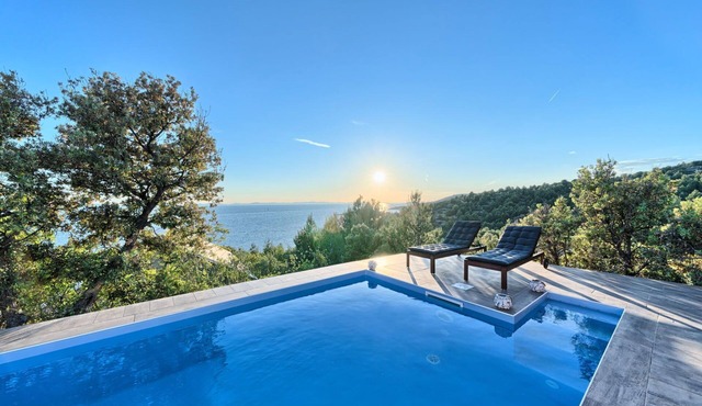 Luxury Bungalow New Horizons II