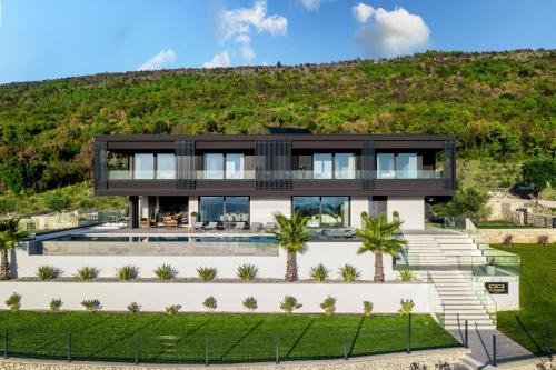 Luxury Exclusive Villa Panoramica near Labin - Rabac only 2 km from the beach with sea view and wellness in Koromačno