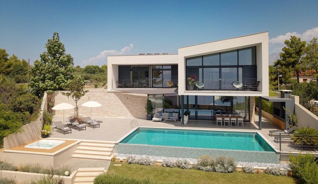 Luxury Hvar Villa | Villa Blue Oasis | 4 Bedrooms | Breathtaking Views in Sucuraj
