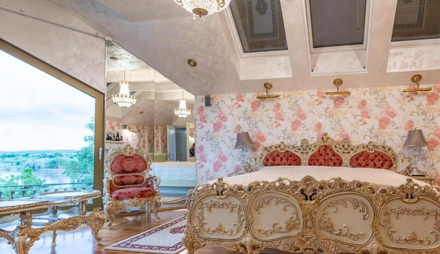 Luxury Lake Villa in Mamaia Nord