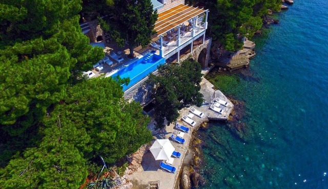 Luxury modern villa with swimming pool in Croatia in Dubrovnik Area
