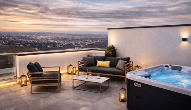 Luxury Penthouse with Private Terrace&Jacuzzi/2BR+living in Cluj-Napoca
