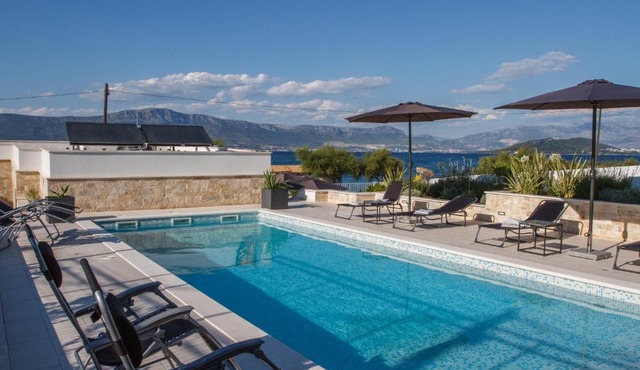 Luxury Poolside Villa in Slatine