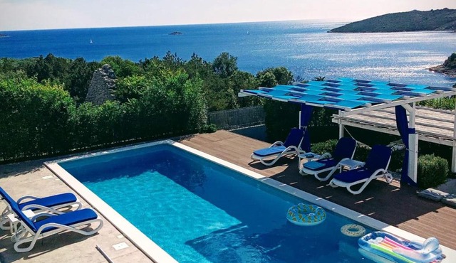 LUXURY VILLA ŠENTADA