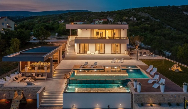 Luxury Villa Arya-77sqm heated pool, hot tub,sauna