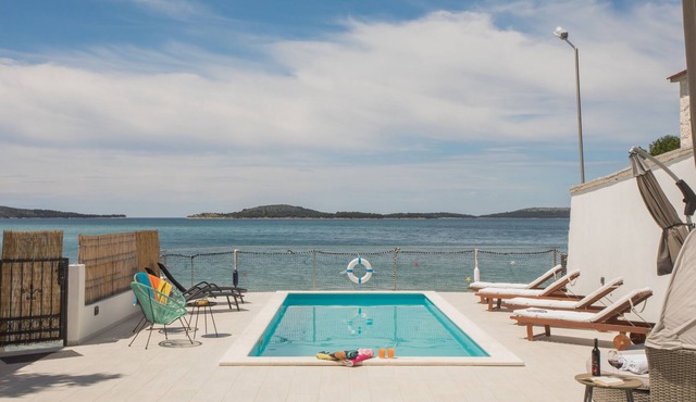 Luxury villa by the sea and beach in Žaboric