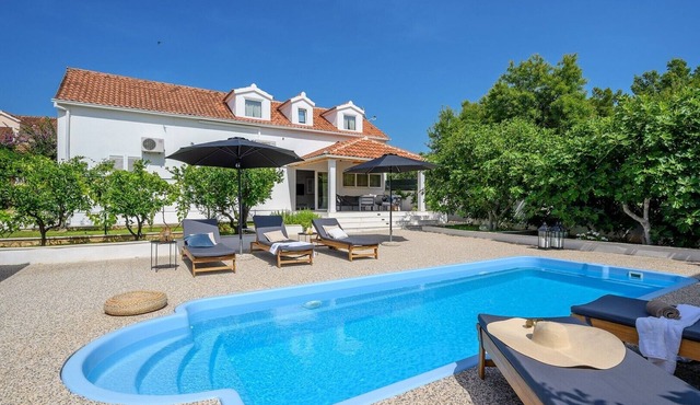 Luxury Villa Essencia Milna Brac with Heated Pool in Milna (Brac)